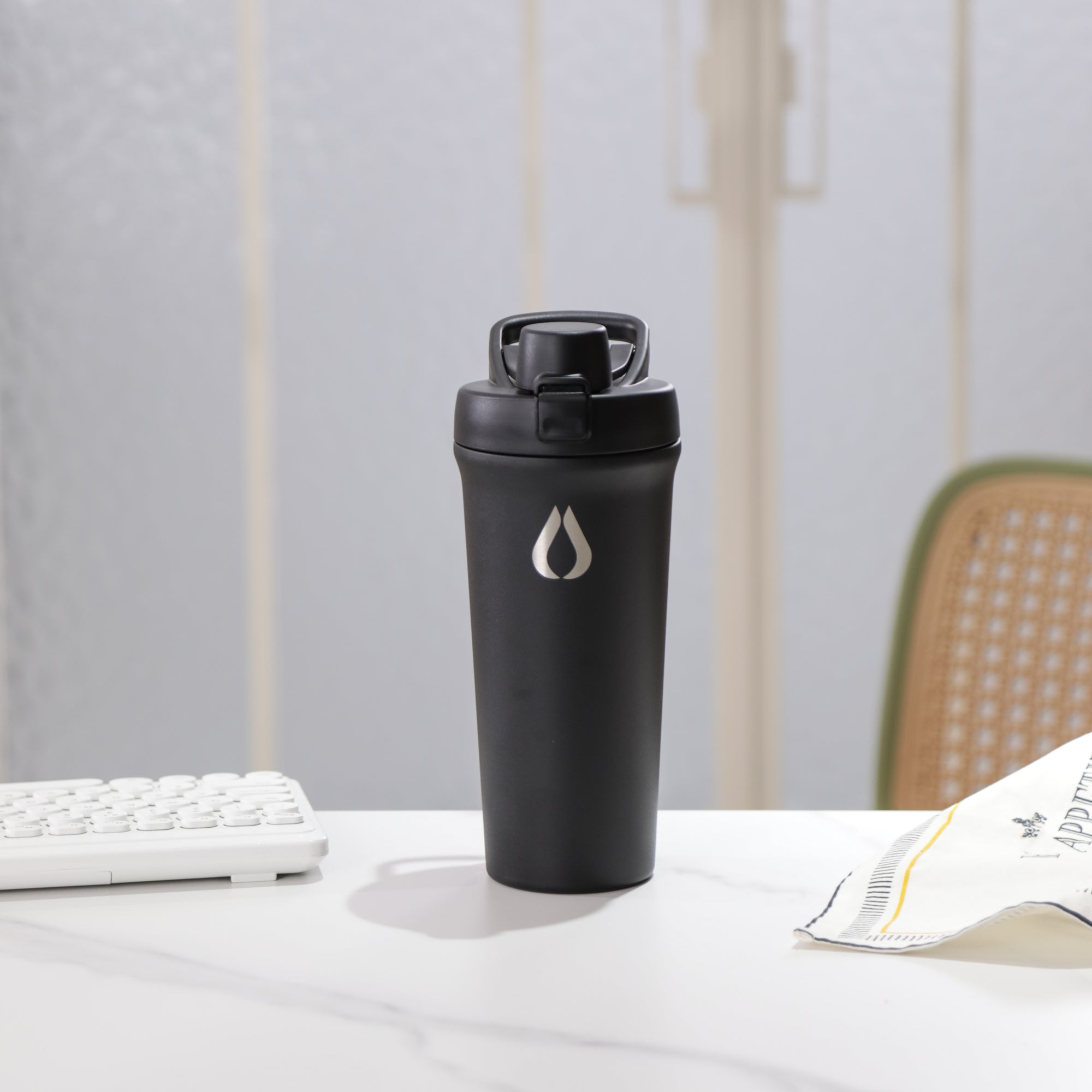 Shaker - 750ML - Schwarz