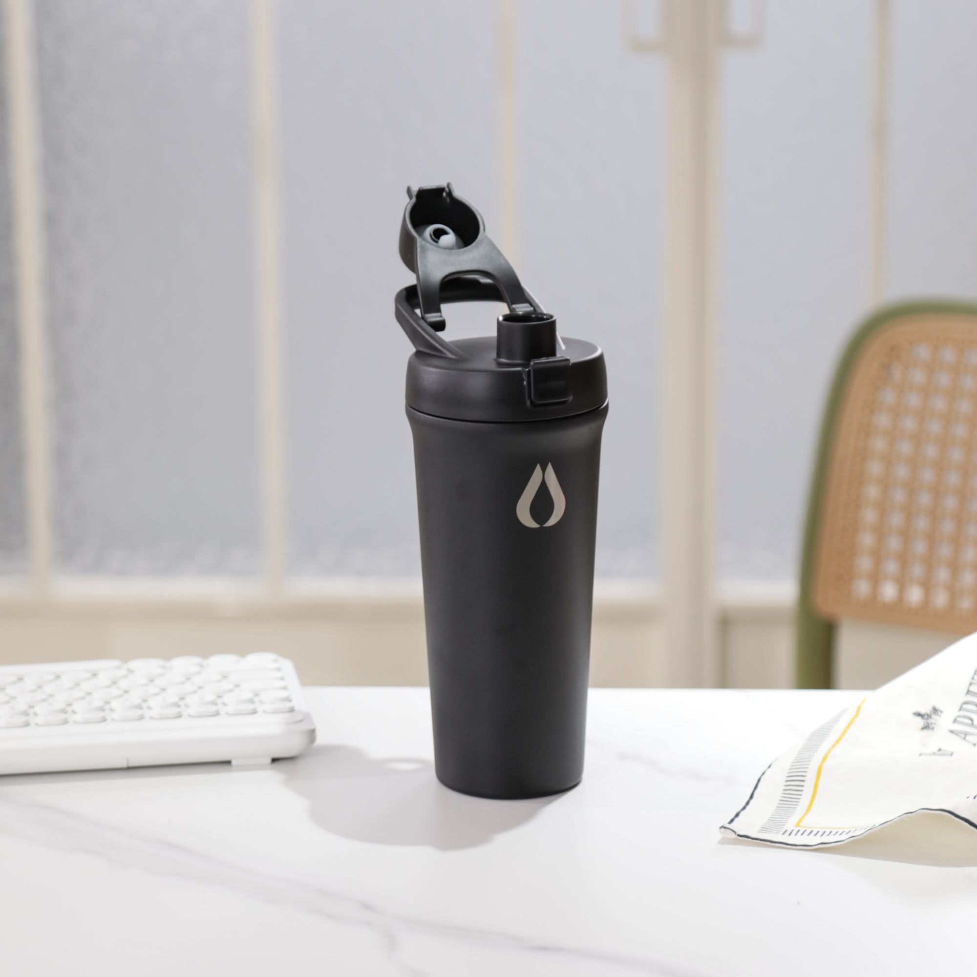 Shaker - 750ML - Schwarz